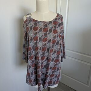 Chic Women's Top with Geometric Pattern